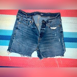 Size 8 Old Navy OG Straight Shorts